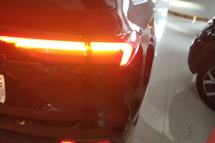 Used Ford Equator 2023 EcoBoost 225 Obsidian Orange Edition Prestige 7-Seater (2/2/3) Right Rear Taillight