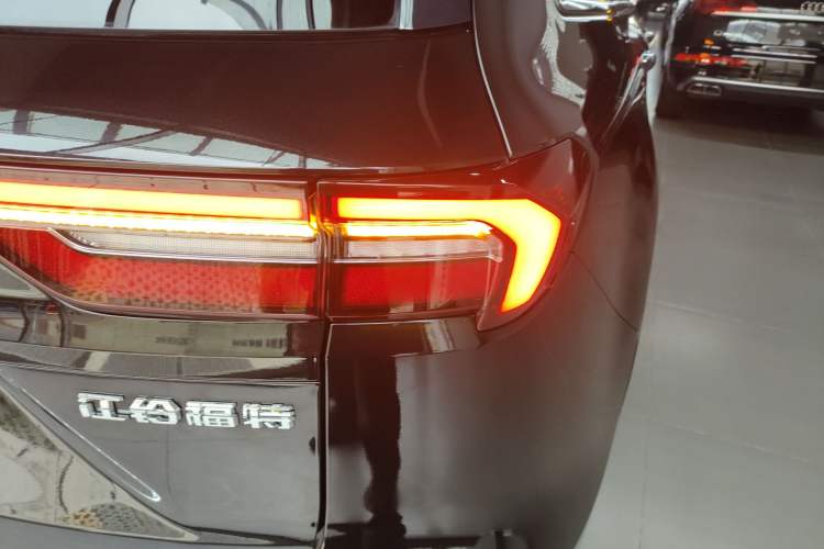 Used Ford Equator 2023 EcoBoost 225 Premier 7-Seater (2/2/3) Right Rear Taillight