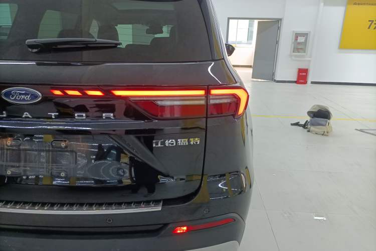 Used Ford Equator 2023 EcoBoost 225 Premier 7-Seater (2/2/3) Right Rear Taillight