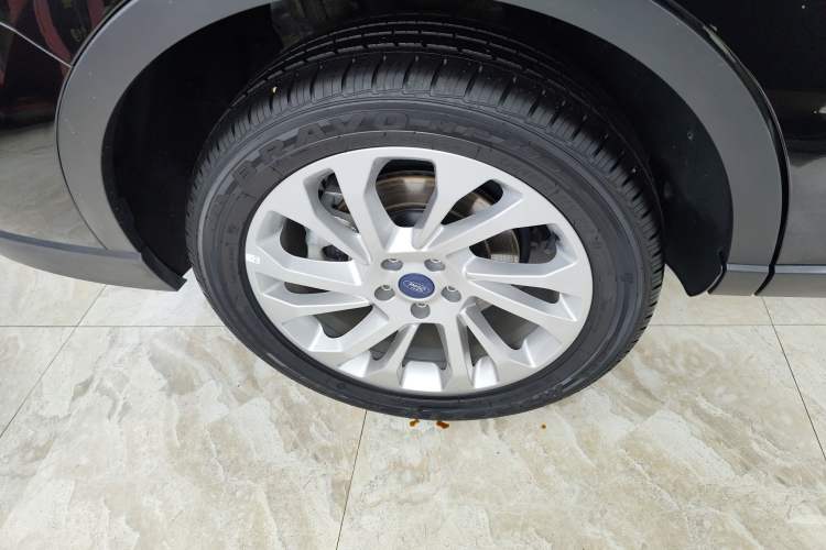 Used Ford Equator 2023 EcoBoost 225 Platinum Edition 7-Seater (2/2/3) Right Rear Wheel Hub