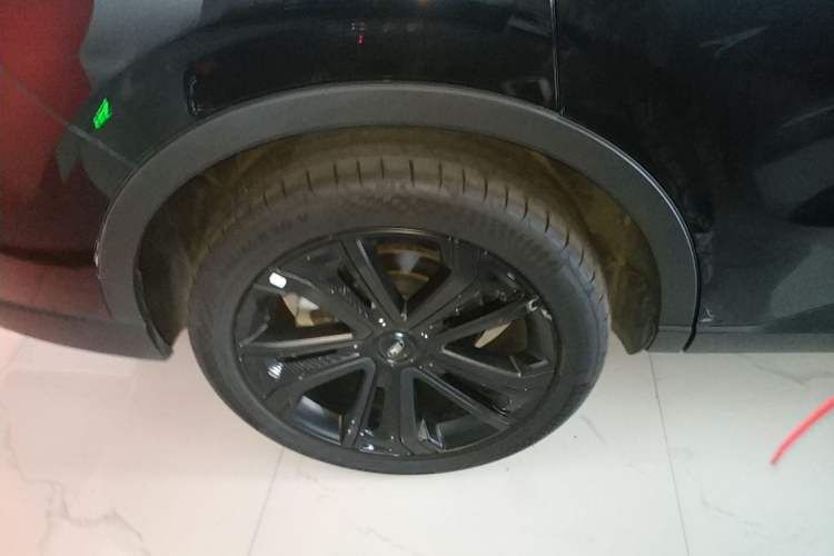 Used Ford Equator 2023 EcoBoost 225 Obsidian Orange Edition Prestige 7-Seater (2/2/3) Right Rear Wheel Hub