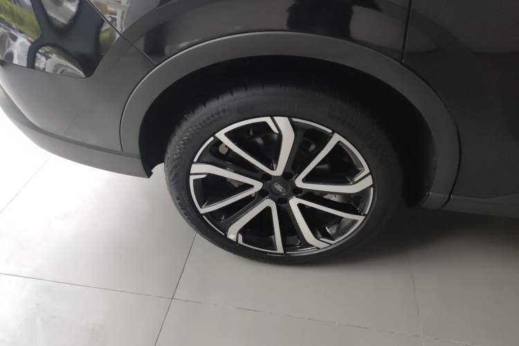 Used Ford Equator 2023 EcoBoost 225 Premier 7-Seater (2/2/3) Right Rear Wheel Hub