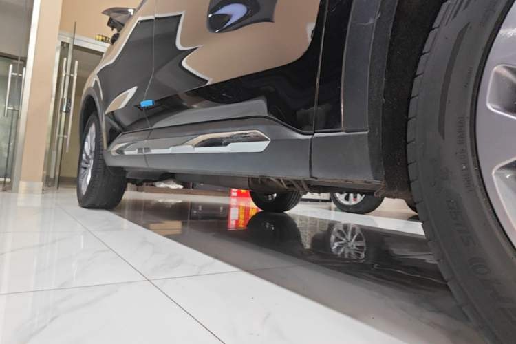Used Ford Equator 2023 EcoBoost 225 Premier 7-Seater (2/2/3) Right Side Sill