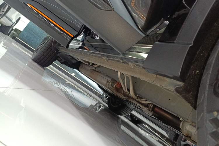 Used Ford Equator 2023 EcoBoost 225 Obsidian Orange Edition Prestige 7-Seater (2/2/3) Right Side Sill