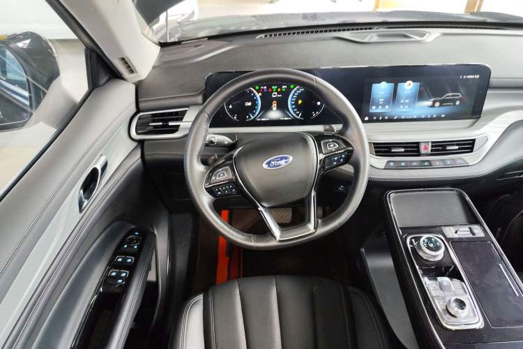 Used Ford Equator 2023 EcoBoost 225 Platinum Edition 7-Seater (2/2/3) Steering Wheel