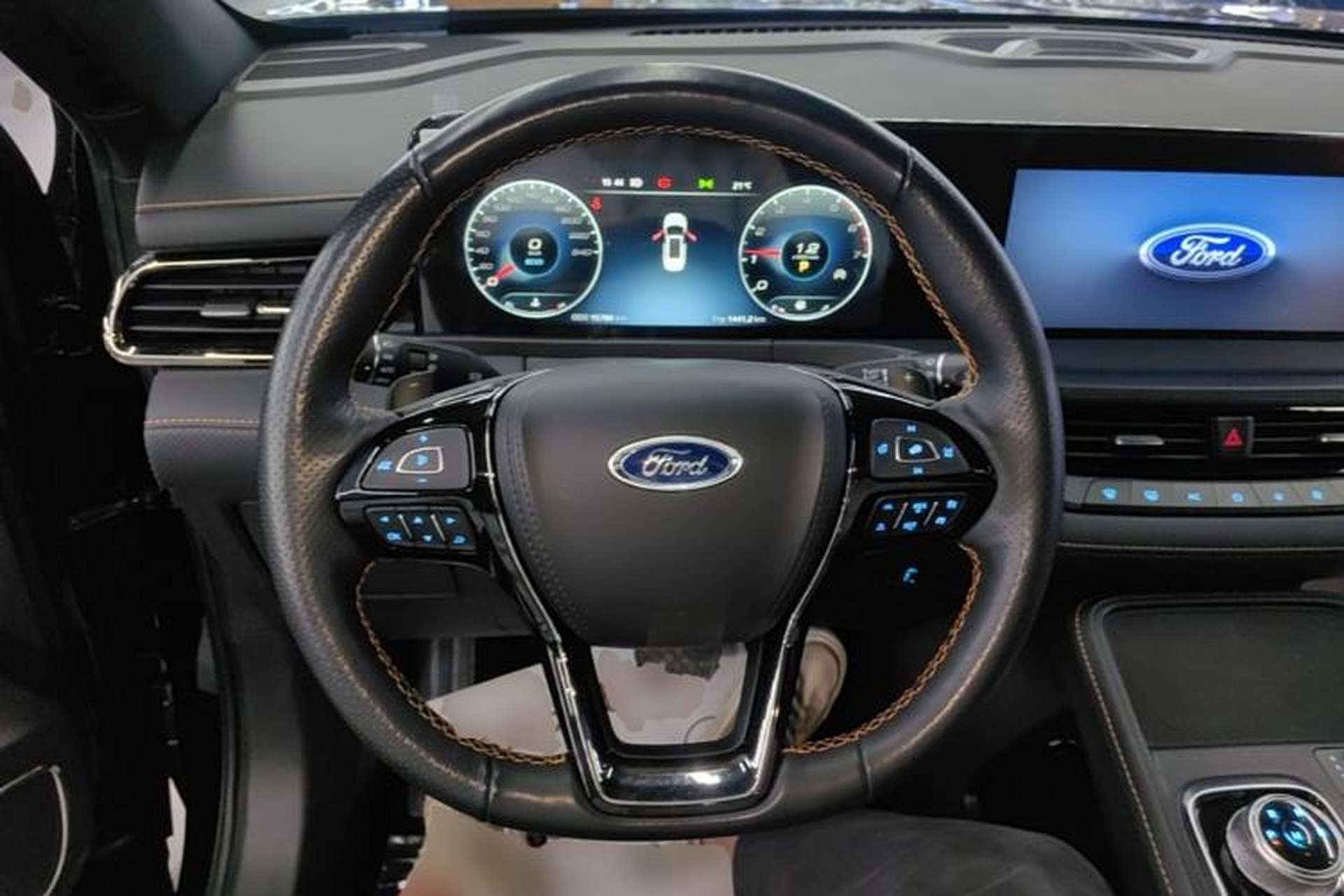 Used Ford Equator 2023 EcoBoost 225 Obsidian Orange Edition Prestige 7-Seater (2/3/2) Steering Wheel
