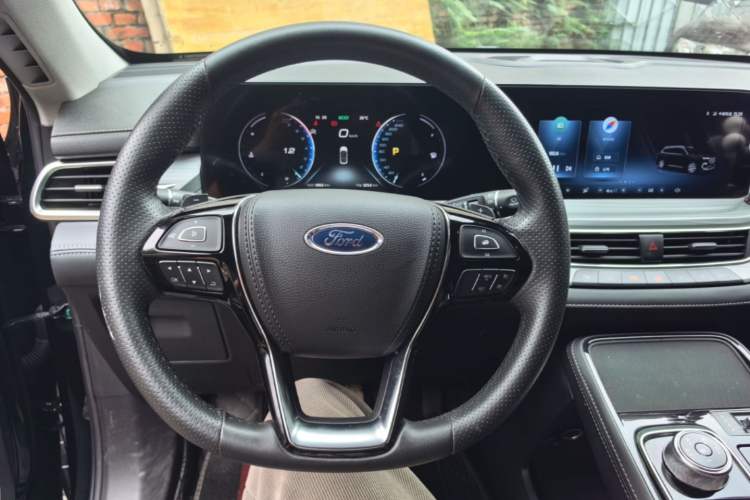 Used Ford Equator 2023 EcoBoost 225 Platinum Edition 7-Seater (2/2/3) Steering Wheel