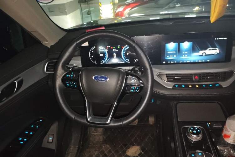 Used Ford Equator 2023 EcoBoost 225 Platinum Edition 7-Seater (2/3/2) Steering Wheel