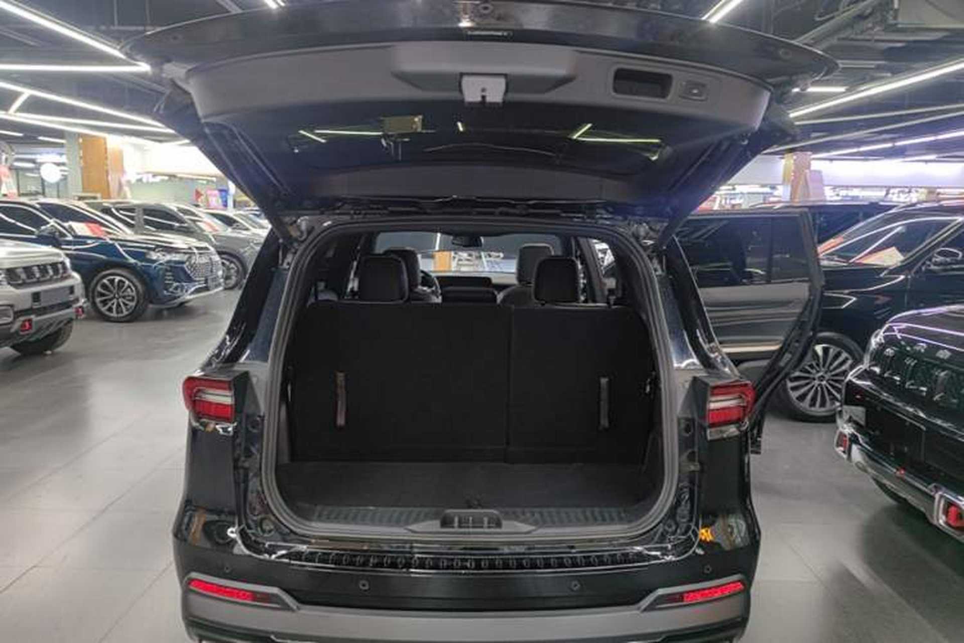 Used Ford Equator 2023 EcoBoost 225 Obsidian Orange Edition Prestige 7-Seater (2/3/2) Trunk