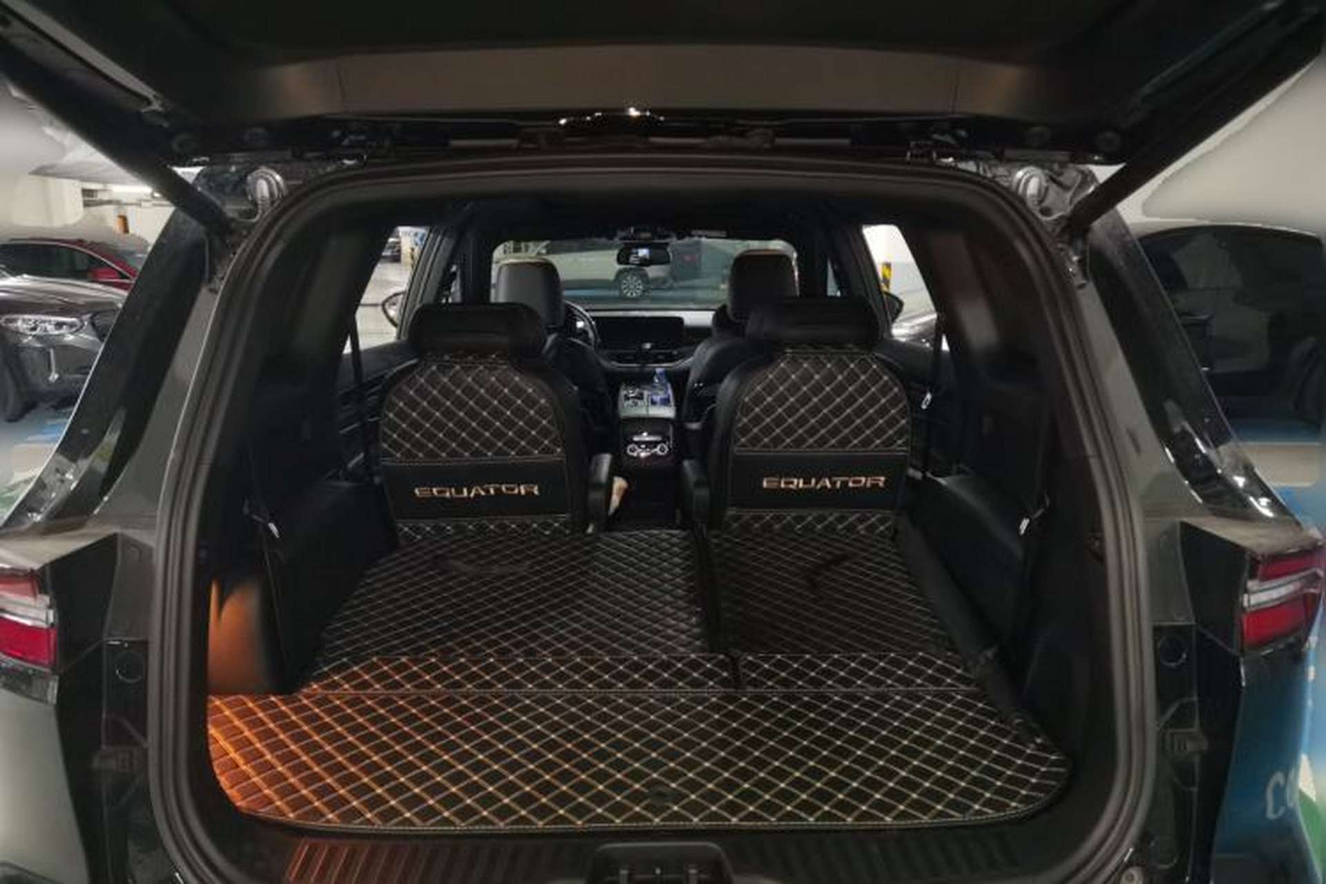 Used Ford Equator 2023 EcoBoost 225 Obsidian Orange Edition Prestige 7-Seater (2/2/3) Trunk