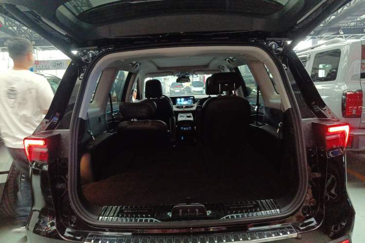 Used Ford Equator 2023 EcoBoost 225 Premier 7-Seater (2/2/3) Trunk