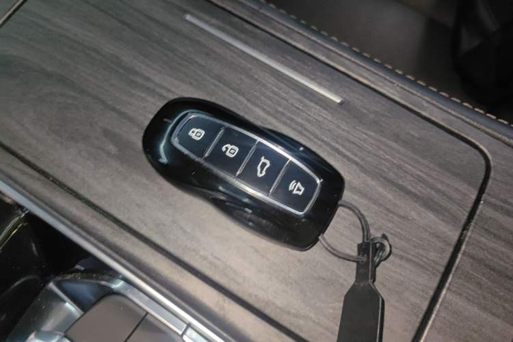 Used Ford Equator 2023 EcoBoost 225 Premier 7-Seater (2/2/3) Vehicle Key