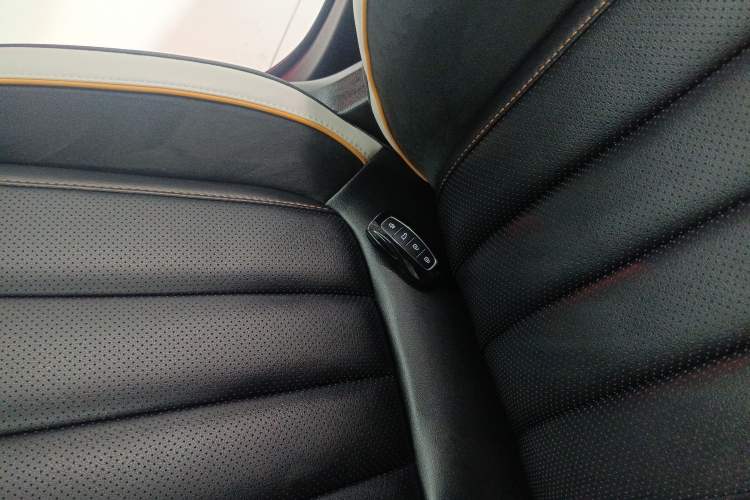 Used Ford Equator 2023 EcoBoost 225 Obsidian Orange Edition Prestige 7-Seater (2/2/3) Vehicle Key