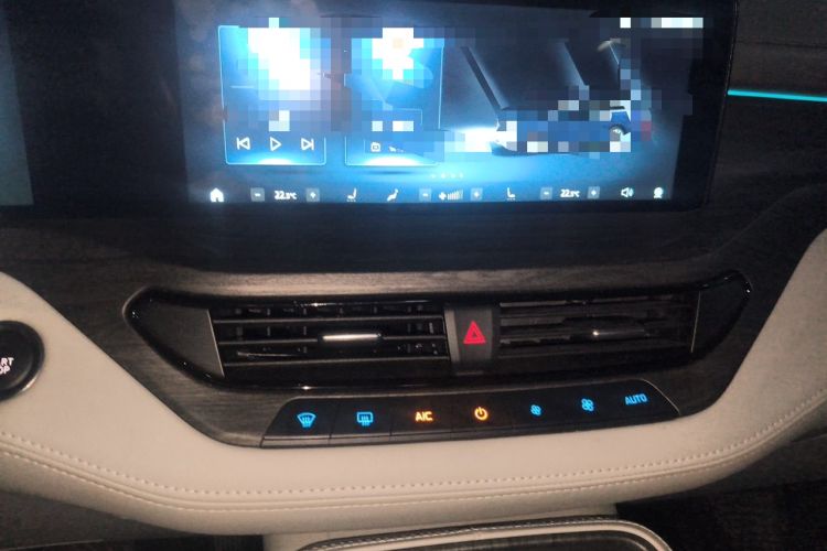 Used Ford Equator 2023 EcoBoost 225 Premier 7-Seater (2/2/3) Audio And AC Panel