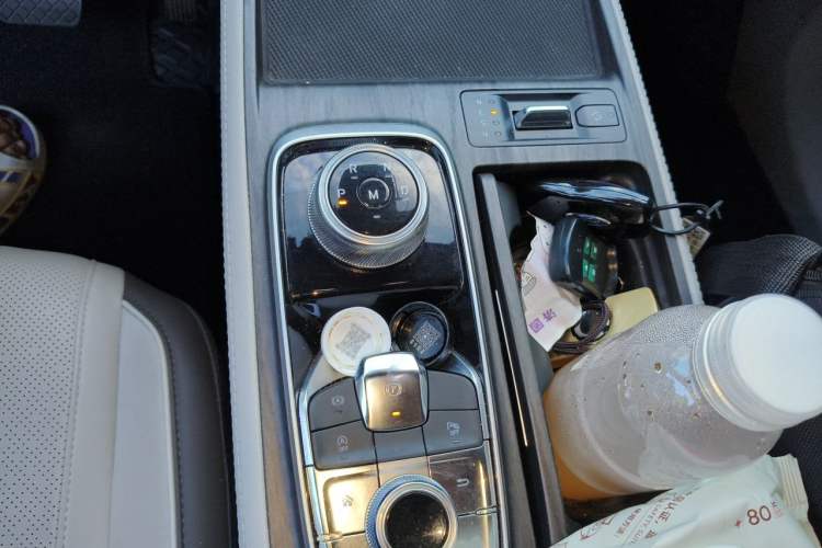 Used Ford Equator 2023 EcoBoost 225 Premier 7-Seater (2/2/3) Gear Lever