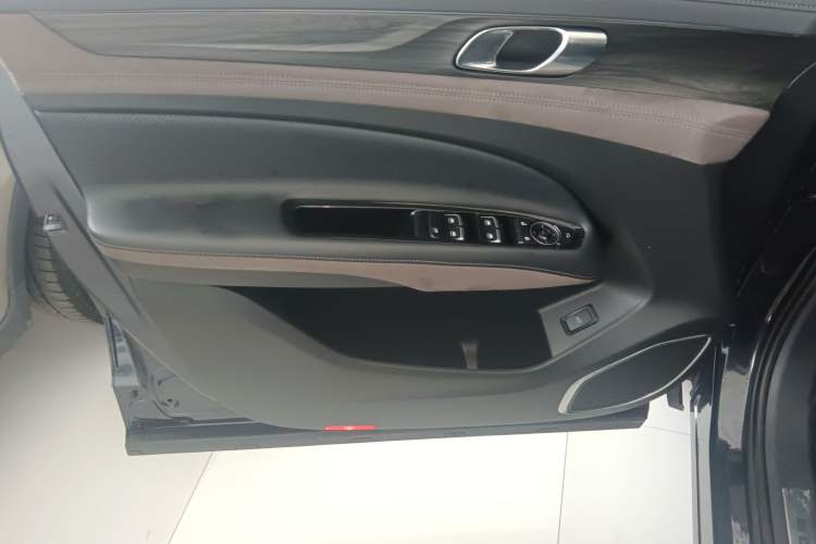 Used Ford Equator 2023 EcoBoost 225 Premier 7-Seater (2/2/3) Interior 7