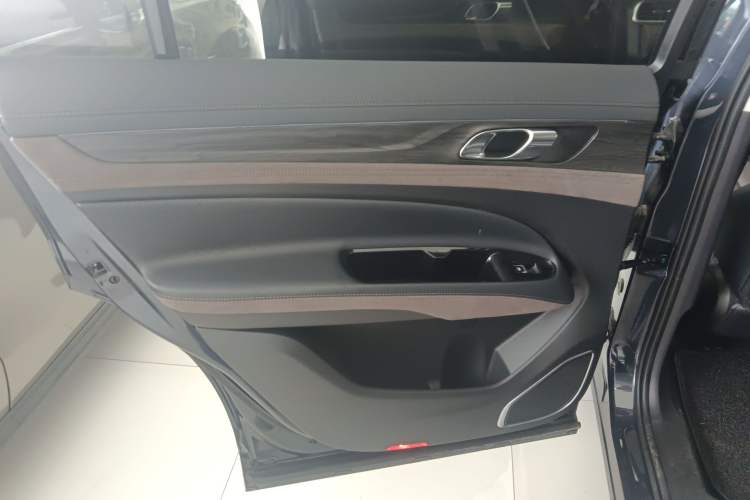 Used Ford Equator 2023 EcoBoost 225 Premier 7-Seater (2/2/3) Interior 8