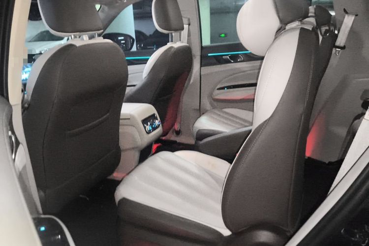 Used Ford Equator 2023 EcoBoost 225 Premier 7-Seater (2/2/3) Left Rear Seat