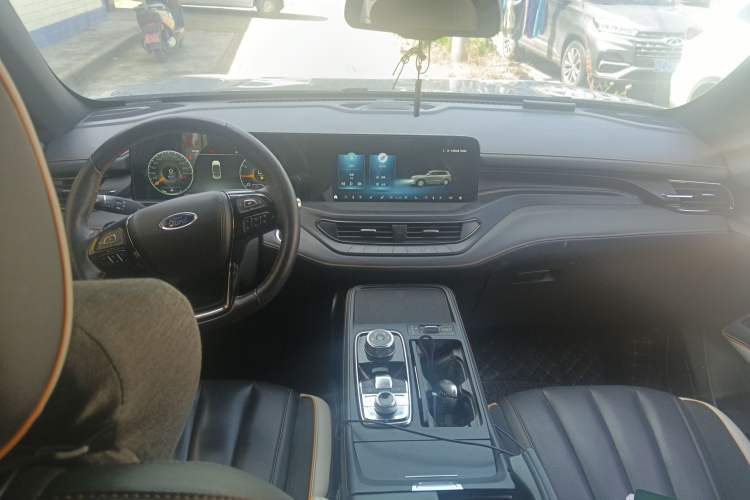 Used Ford Equator 2023 EcoBoost 225 Obsidian Orange Edition Prestige 7-Seater (2/2/3) Center Console