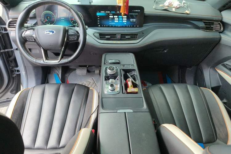 Used Ford Equator 2023 EcoBoost 225 Obsidian Orange Edition Prestige 7-Seater (2/2/3) Center Console