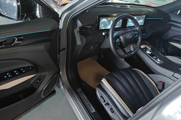 Used Ford Equator 2023 EcoBoost 225 Obsidian Orange Edition Prestige 7-Seater (2/2/3) Driver Seat