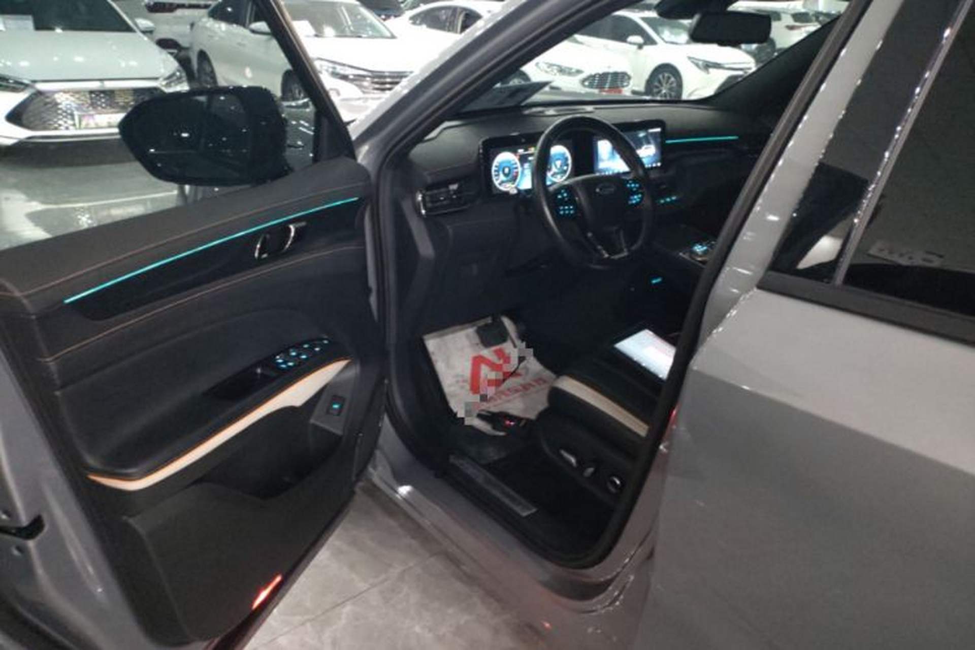 Used Ford Equator 2023 EcoBoost 225 Obsidian Orange Edition Prestige 7-Seater (2/2/3) Driver Seat