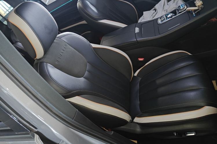 Used Ford Equator 2023 EcoBoost 225 Obsidian Orange Edition Prestige 7-Seater (2/2/3) Right Front Seat