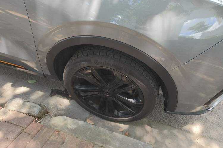 Used Ford Equator 2023 EcoBoost 225 Obsidian Orange Edition Prestige 7-Seater (2/2/3) Right Front Wheel Hub