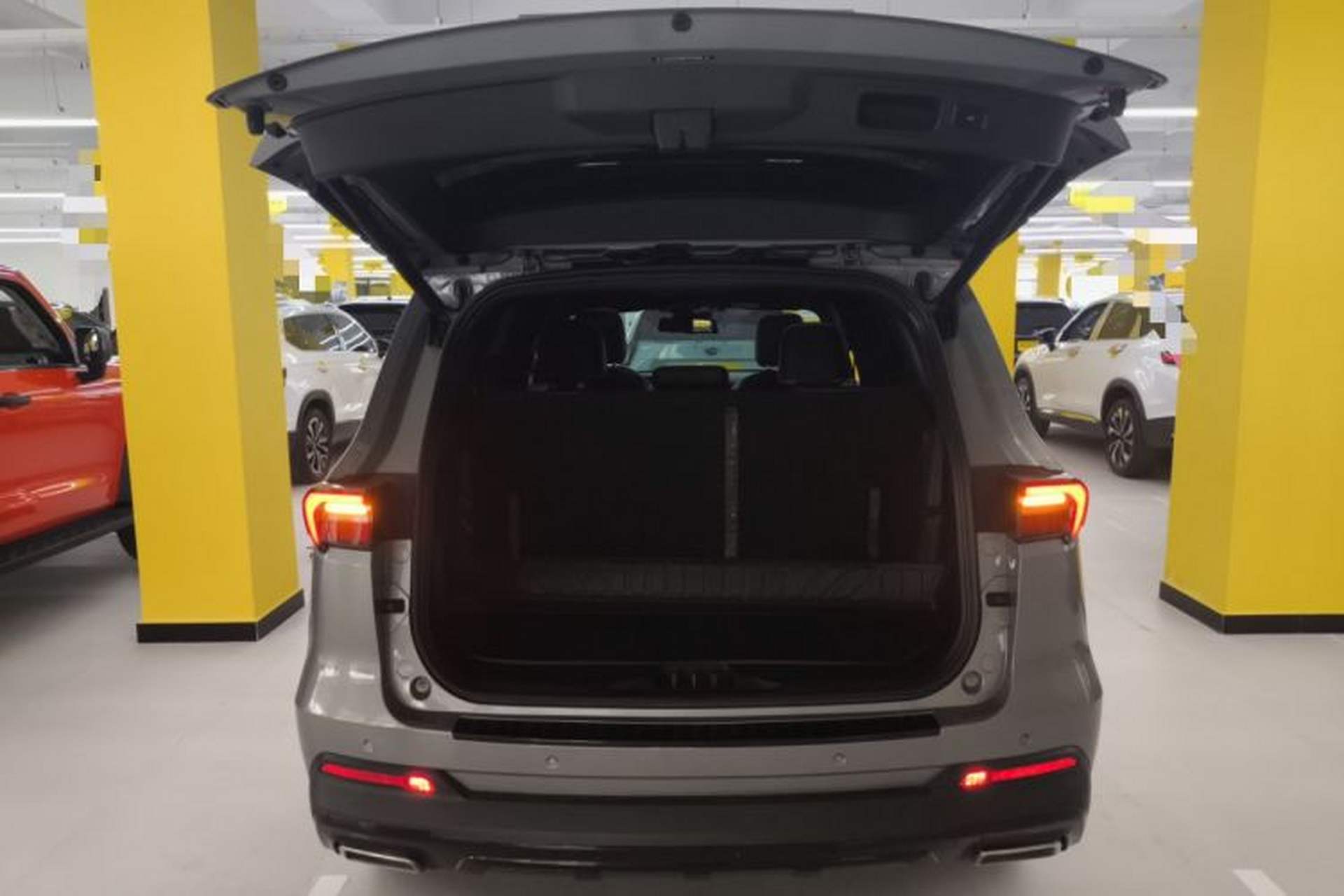 Used Ford Equator 2023 EcoBoost 225 Obsidian Orange Edition Prestige 7-Seater (2/3/2) Trunk