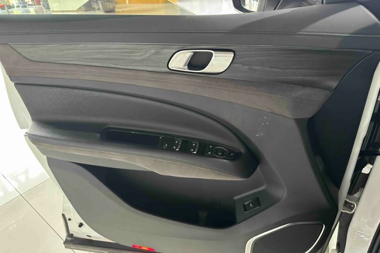 Used Ford Equator 2023 EcoBoost 225 Premier 7-Seater (2/3/2) Audio And AC Panel