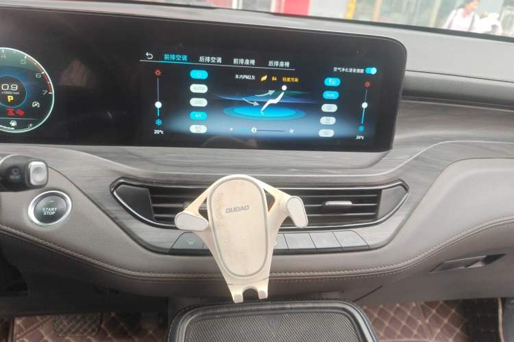 Used Ford Equator 2023 EcoBoost 225 Premier 7-Seater (2/2/3) Audio And AC Panel