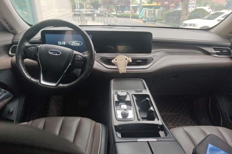 Used Ford Equator 2023 EcoBoost 225 Premier 7-Seater (2/2/3) Center Console