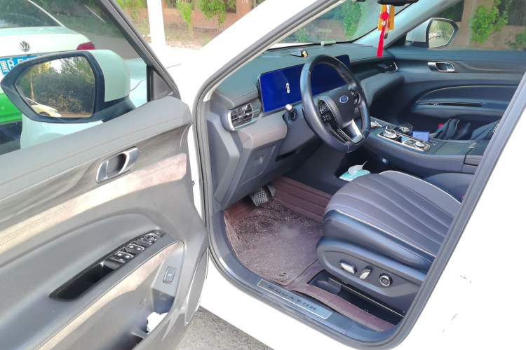 Used Ford Equator 2023 EcoBoost 225 Premier 7-Seater (2/3/2) Driver Seat