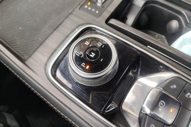 Used Ford Equator 2023 EcoBoost 225 Premier PLUS 7-Seater (2/2/3) Gear Lever