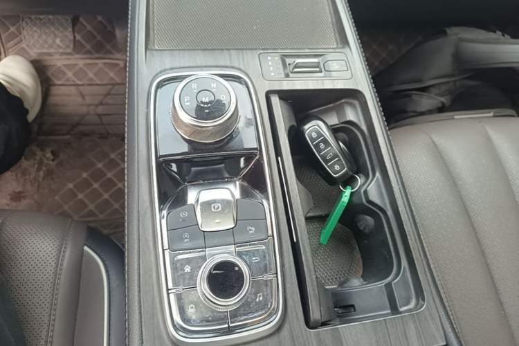 Used Ford Equator 2023 EcoBoost 225 Premier 7-Seater (2/2/3) Gear Lever