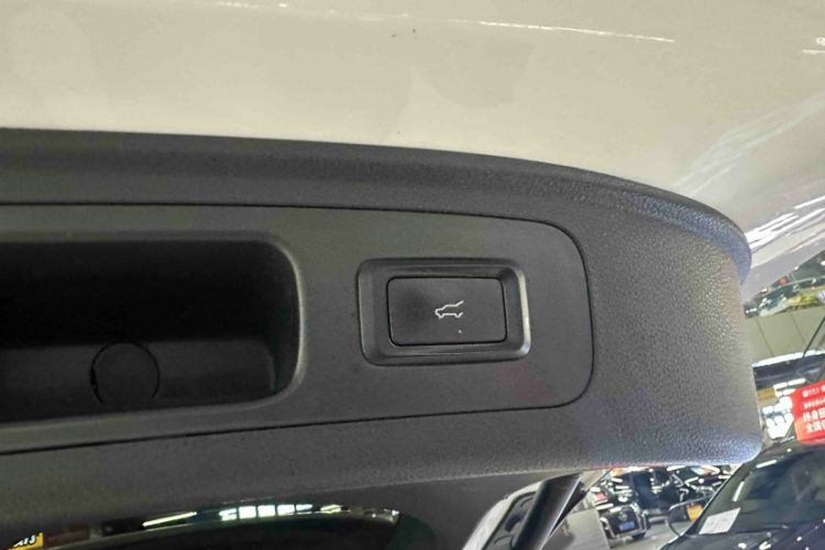 Used Ford Equator 2023 EcoBoost 225 Premier 7-Seater (2/3/2) Interior 1