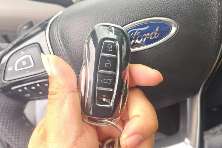 Used Ford Equator 2023 EcoBoost 225 Premier 7-Seater (2/2/3) Interior 1