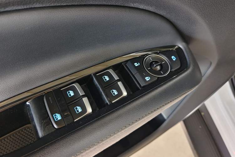 Used Ford Equator 2023 EcoBoost 225 Premier 7-Seater (2/3/2) Interior 12