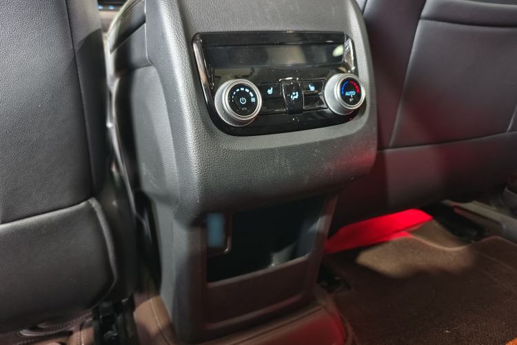 Used Ford Equator 2023 EcoBoost 225 Premier 7-Seater (2/3/2) Interior 2