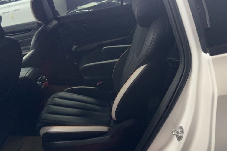 Used Ford Equator 2023 EcoBoost 225 Obsidian Orange Edition Prestige 7-Seater (2/2/3) Interior 2