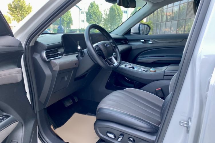 Used Ford Equator 2023 EcoBoost 225 Premier 7-Seater (2/2/3) Interior 2