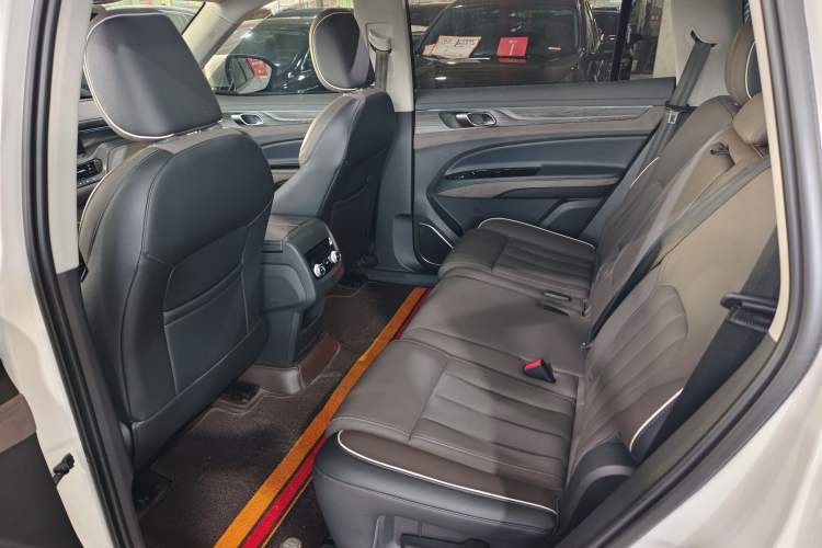 Used Ford Equator 2023 EcoBoost 225 Premier 7-Seater (2/3/2) Interior 4