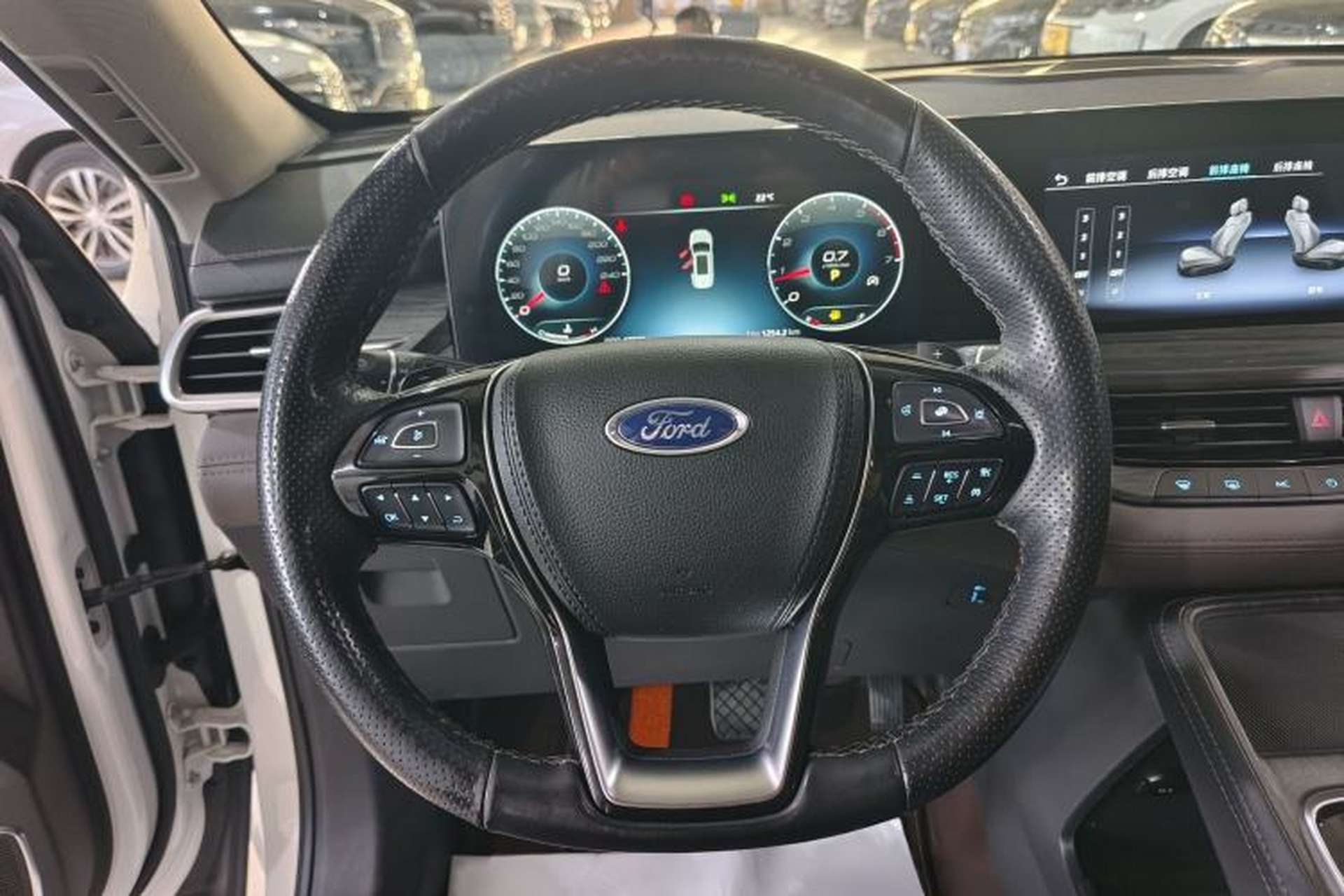 Used Ford Equator 2023 EcoBoost 225 Premier 7-Seater (2/3/2) Interior 8