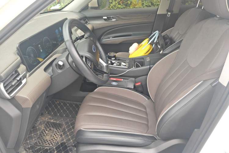 Used Ford Equator 2023 EcoBoost 225 Premier 7-Seater (2/2/3) Left Front Seat