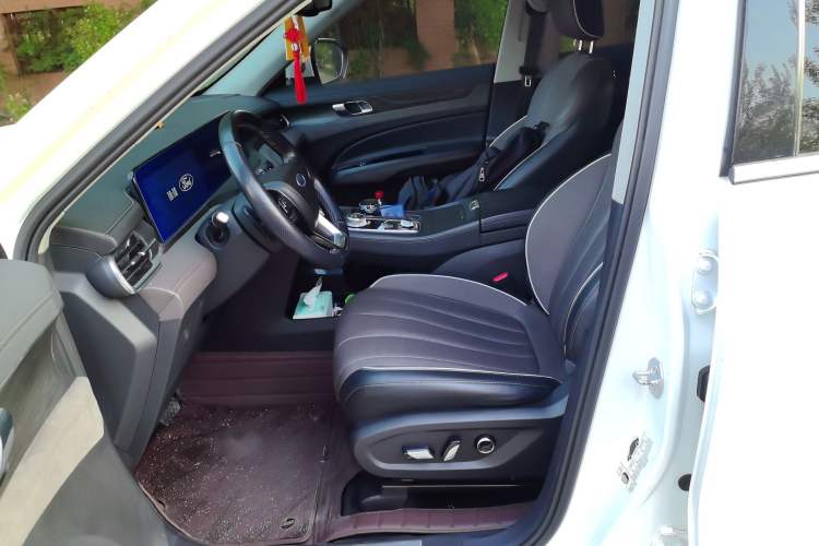 Used Ford Equator 2023 EcoBoost 225 Premier 7-Seater (2/3/2) Left Front Seat