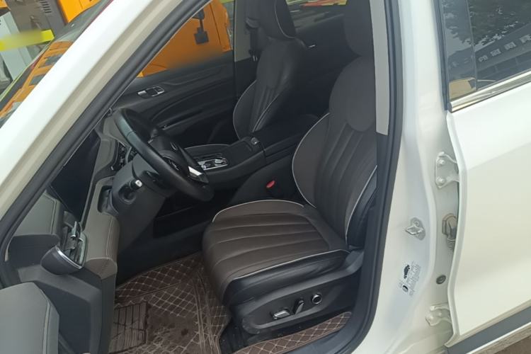 Used Ford Equator 2023 EcoBoost 225 Premier 7-Seater (2/2/3) Left Front Seat