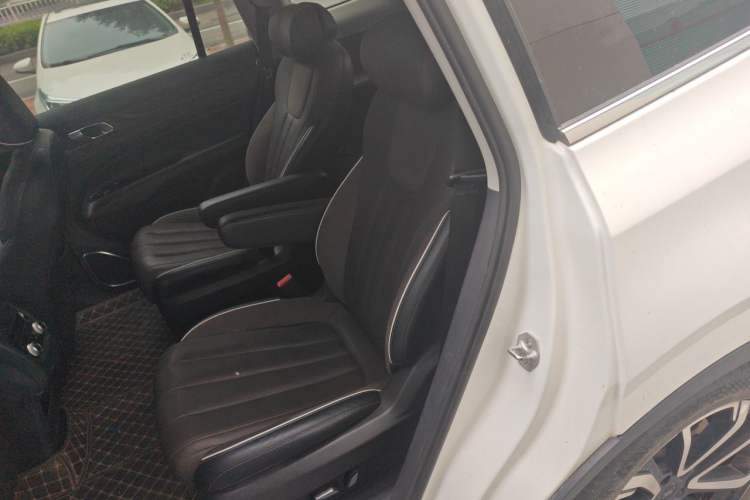 Used Ford Equator 2023 EcoBoost 225 Premier 7-Seater (2/2/3) Left Rear Seat