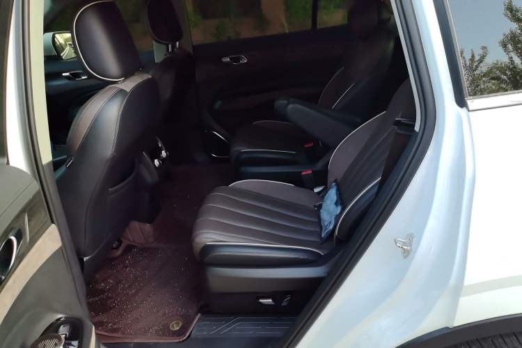 Used Ford Equator 2023 EcoBoost 225 Premier 7-Seater (2/3/2) Left Rear Seat