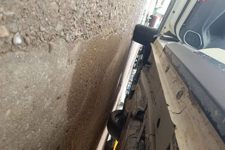 Used Ford Equator 2023 EcoBoost 225 Premier 7-Seater (2/2/3) Left Side Sill