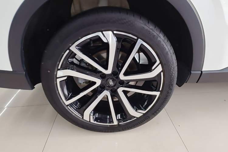 Used Ford Equator 2023 EcoBoost 225 Premier 7-Seater (2/2/3) Right Rear Wheel Hub